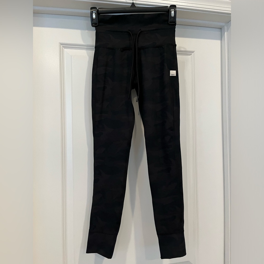 Vuori Black Camo Leggings
